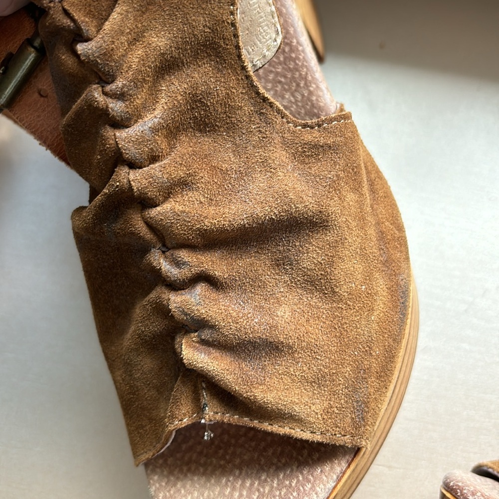 Free People brown suede leather ankle  straps clog  3 1/2 inch heel size 37 - Picture 6 of 6